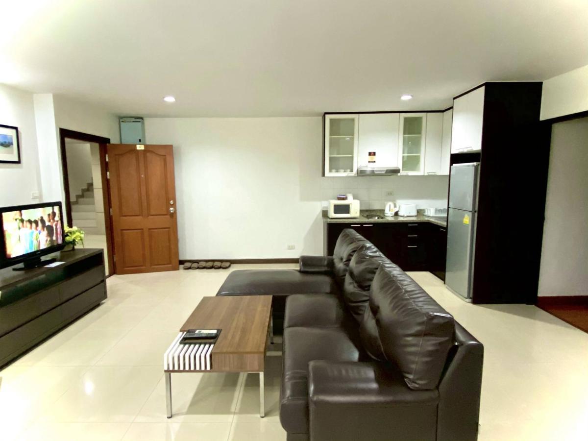 14 Place Sukhumvit Suites Бангкок Экстерьер фото