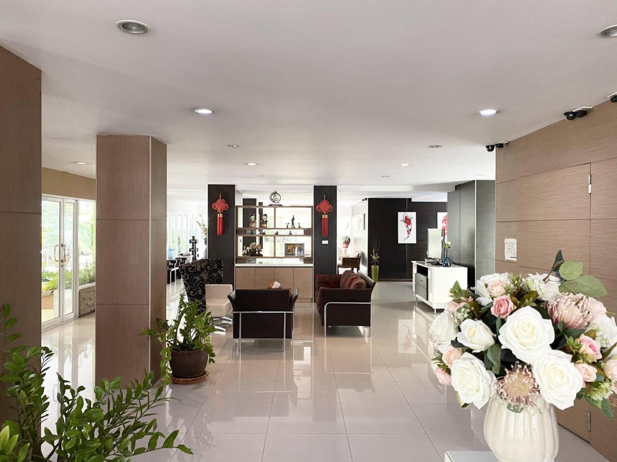 14 Place Sukhumvit Suites Бангкок Экстерьер фото