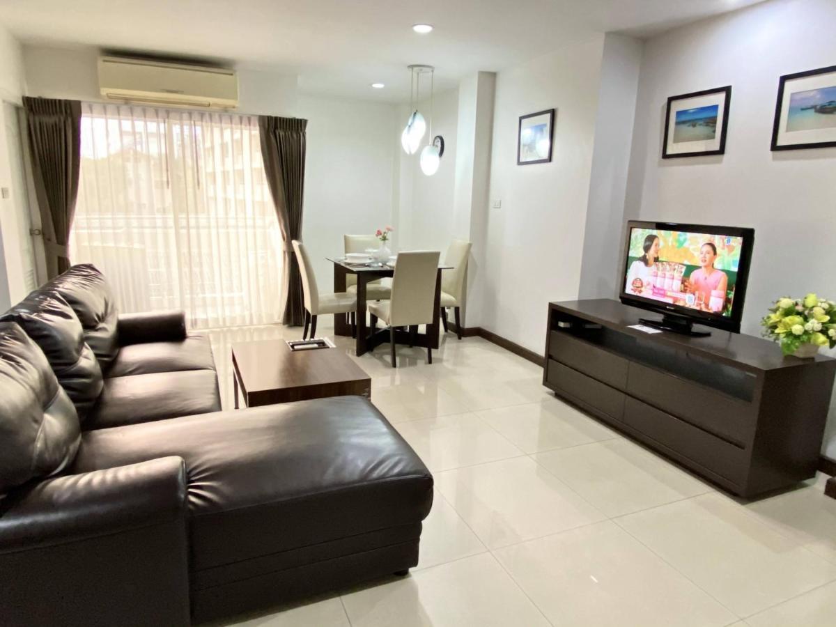 14 Place Sukhumvit Suites Бангкок Экстерьер фото