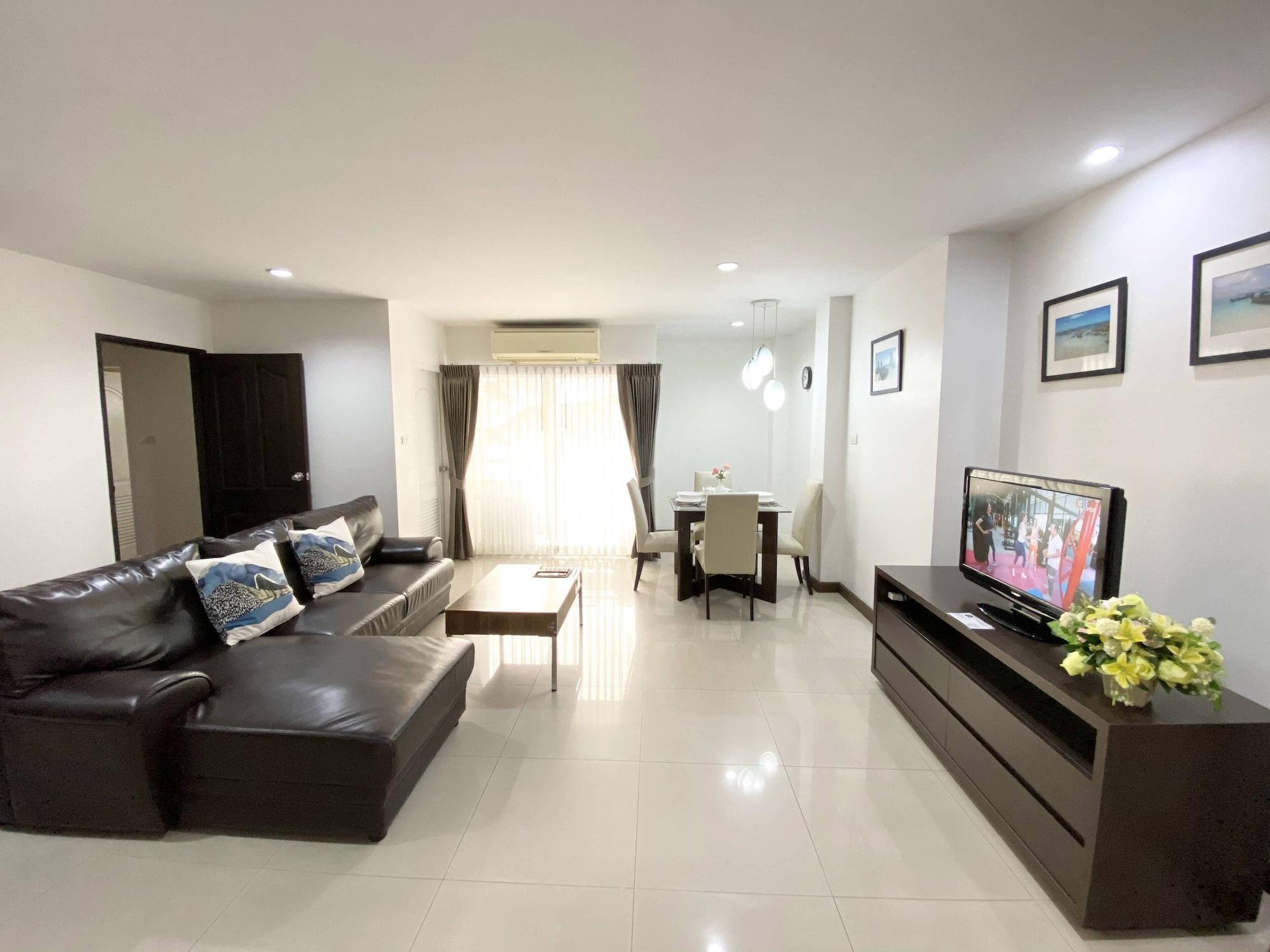 14 Place Sukhumvit Suites Бангкок Экстерьер фото