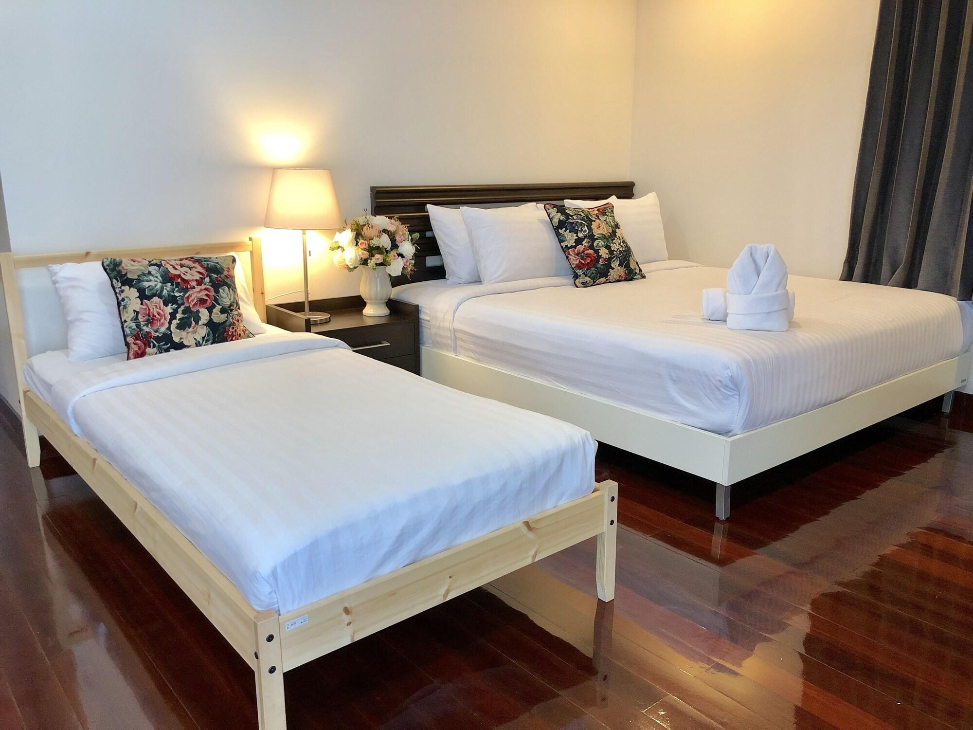 14 Place Sukhumvit Suites Бангкок Экстерьер фото