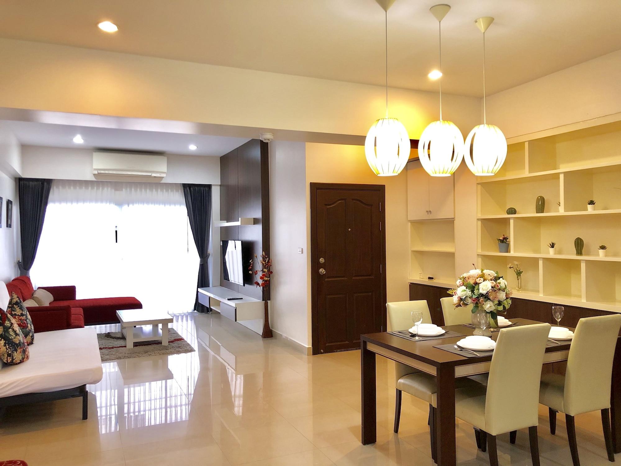 14 Place Sukhumvit Suites Бангкок Экстерьер фото