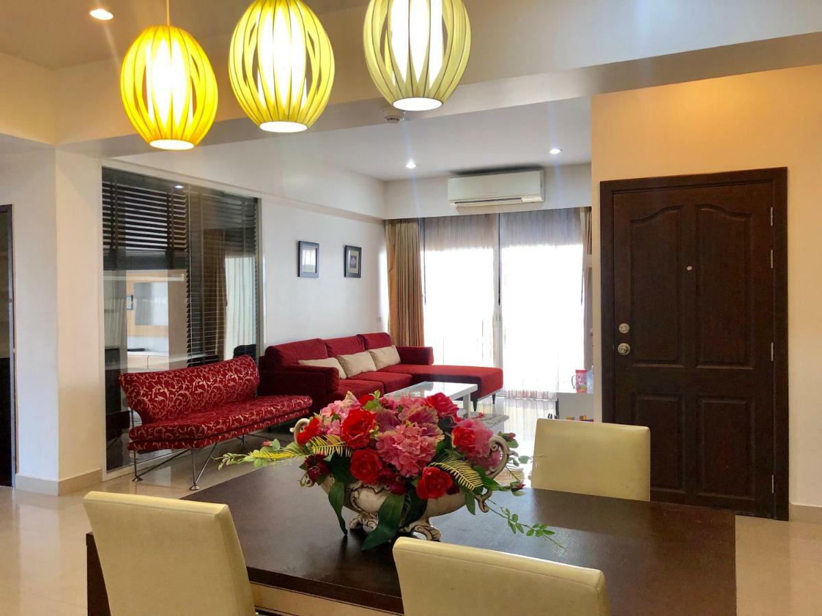 14 Place Sukhumvit Suites Бангкок Экстерьер фото