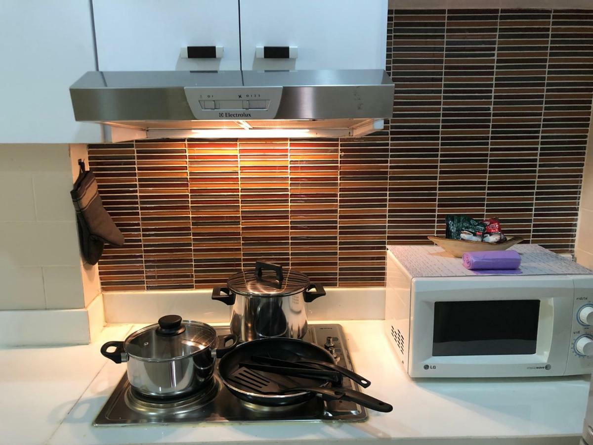 14 Place Sukhumvit Suites Бангкок Экстерьер фото