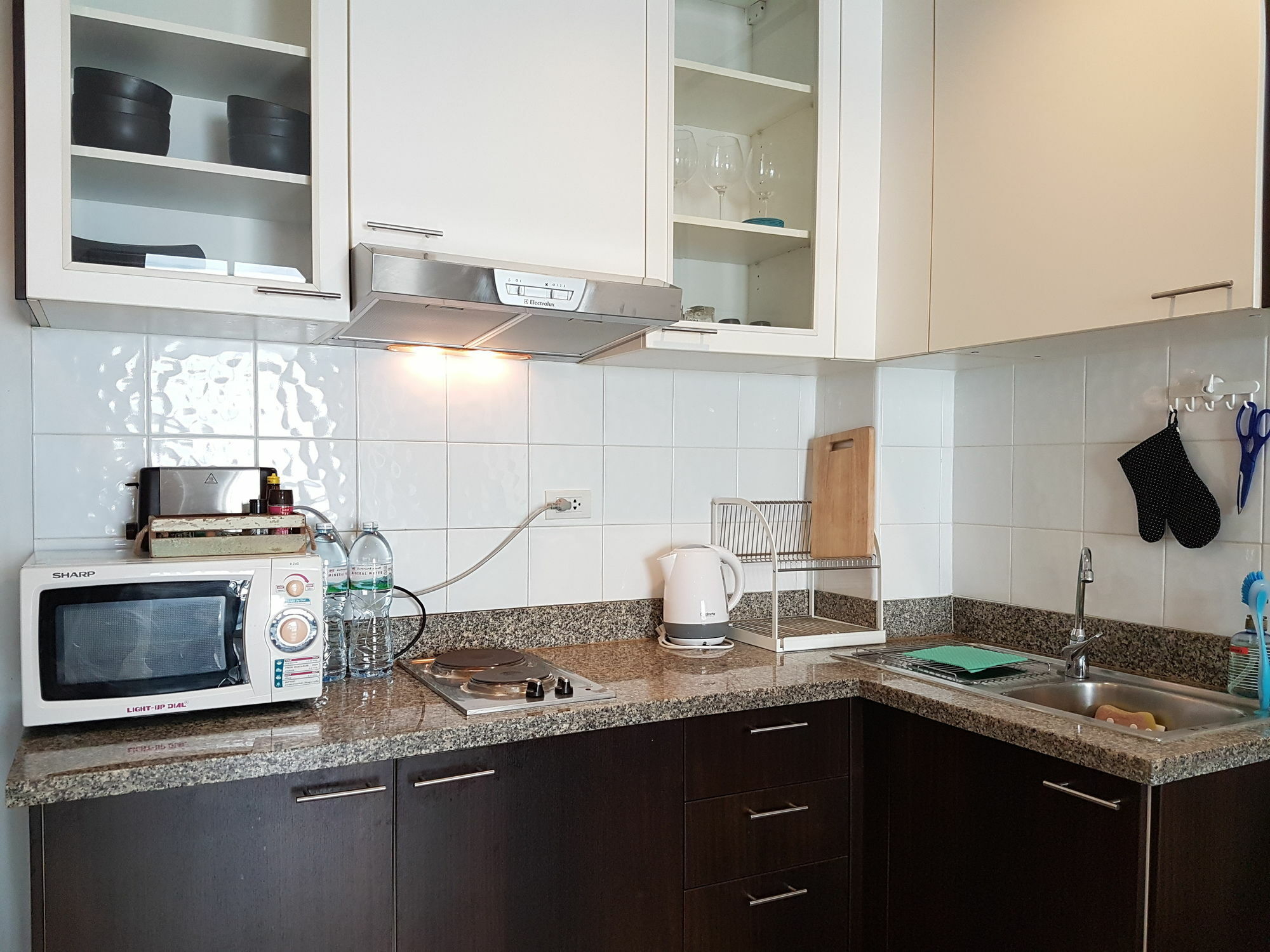 14 Place Sukhumvit Suites Бангкок Экстерьер фото