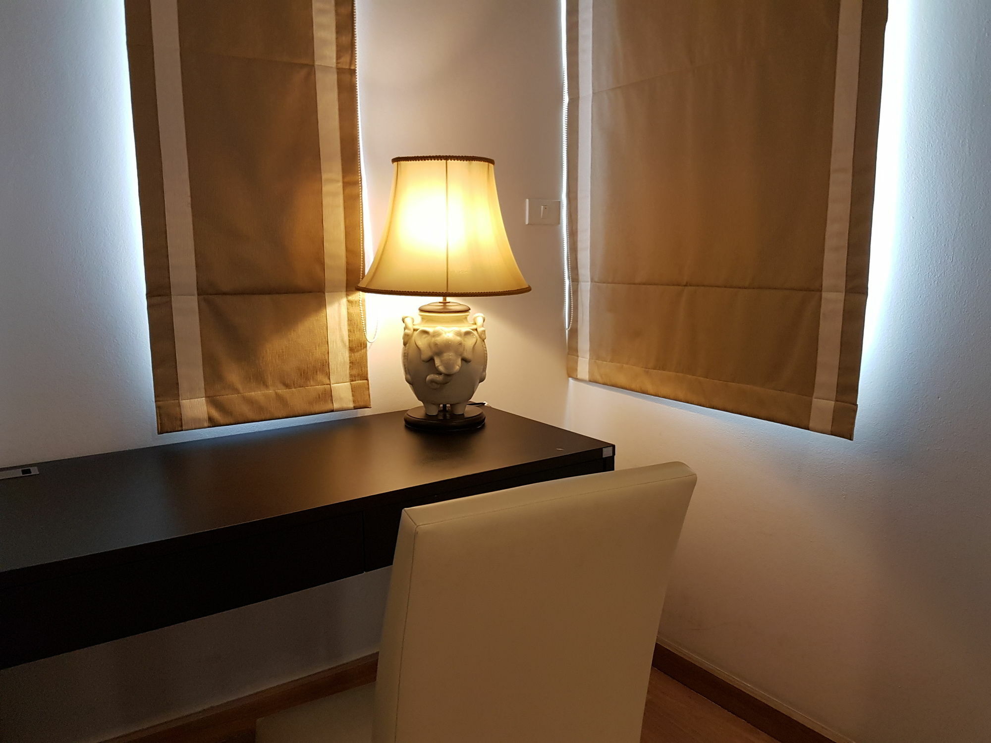 14 Place Sukhumvit Suites Бангкок Экстерьер фото