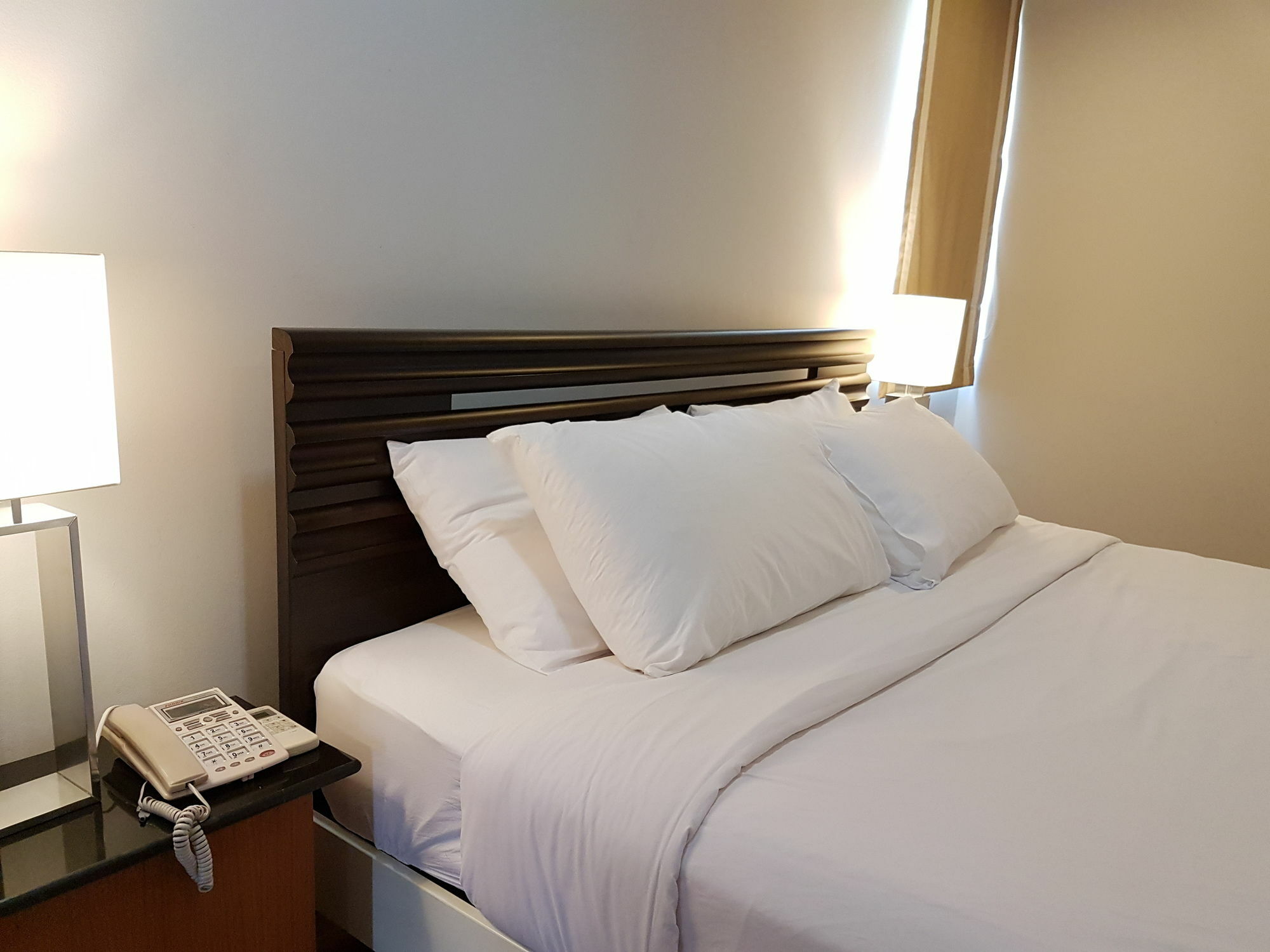 14 Place Sukhumvit Suites Бангкок Экстерьер фото